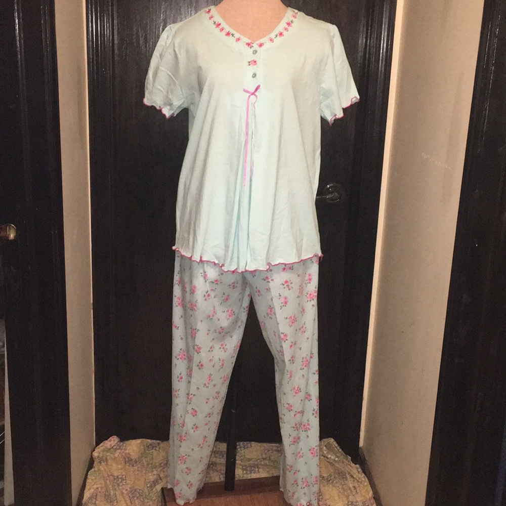 NWOT Maternity/Nursing pajama top & long bottoms